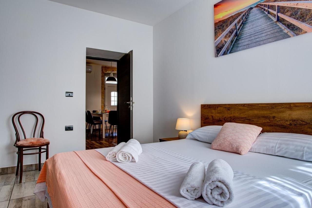 Apartment Laura With Terrace فودنيان المظهر الخارجي الصورة