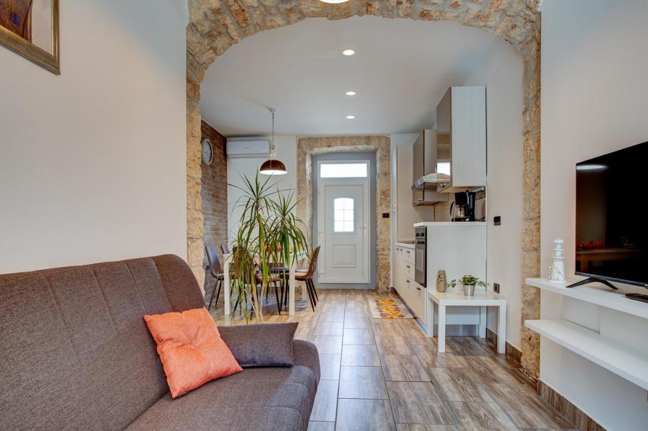 Apartment Laura With Terrace فودنيان المظهر الخارجي الصورة
