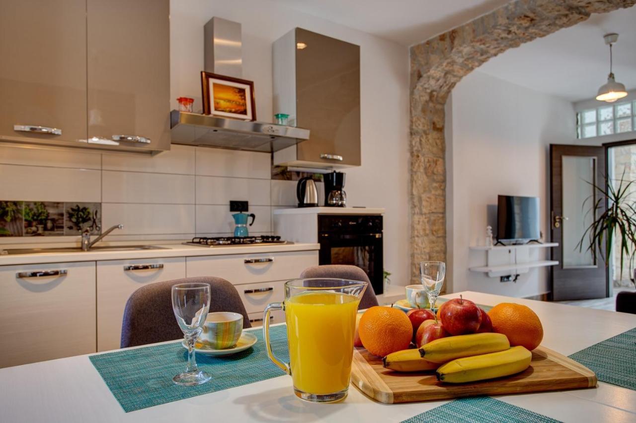 Apartment Laura With Terrace فودنيان المظهر الخارجي الصورة