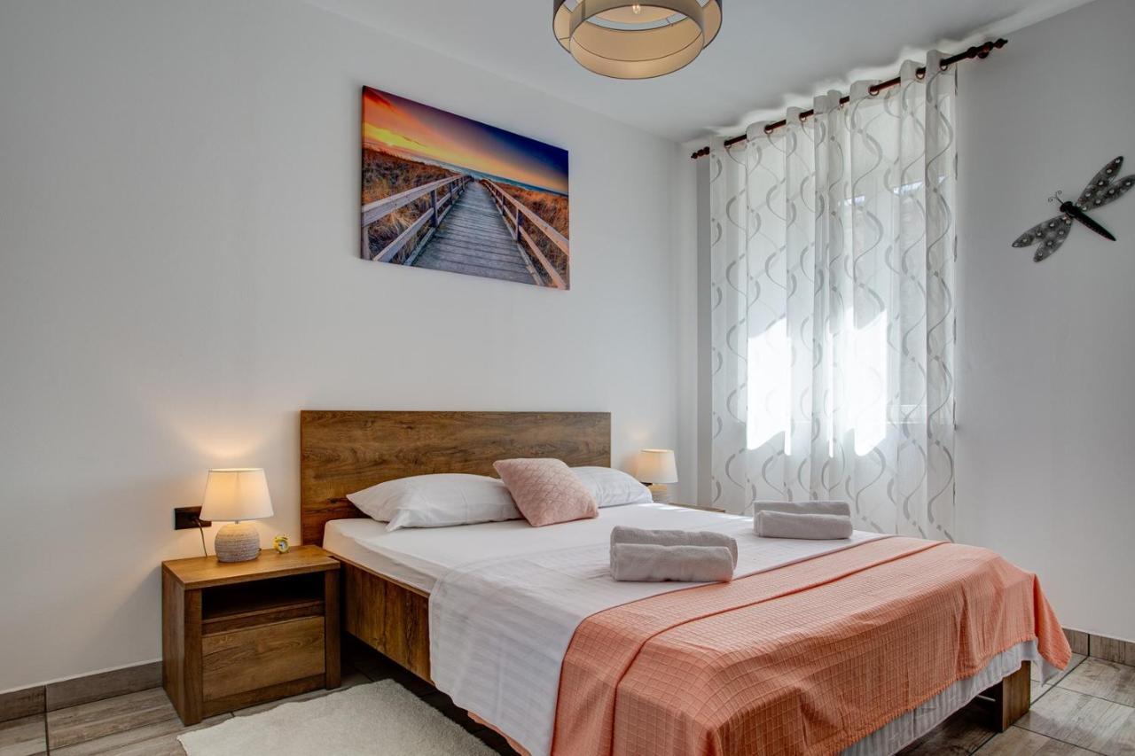 Apartment Laura With Terrace فودنيان المظهر الخارجي الصورة