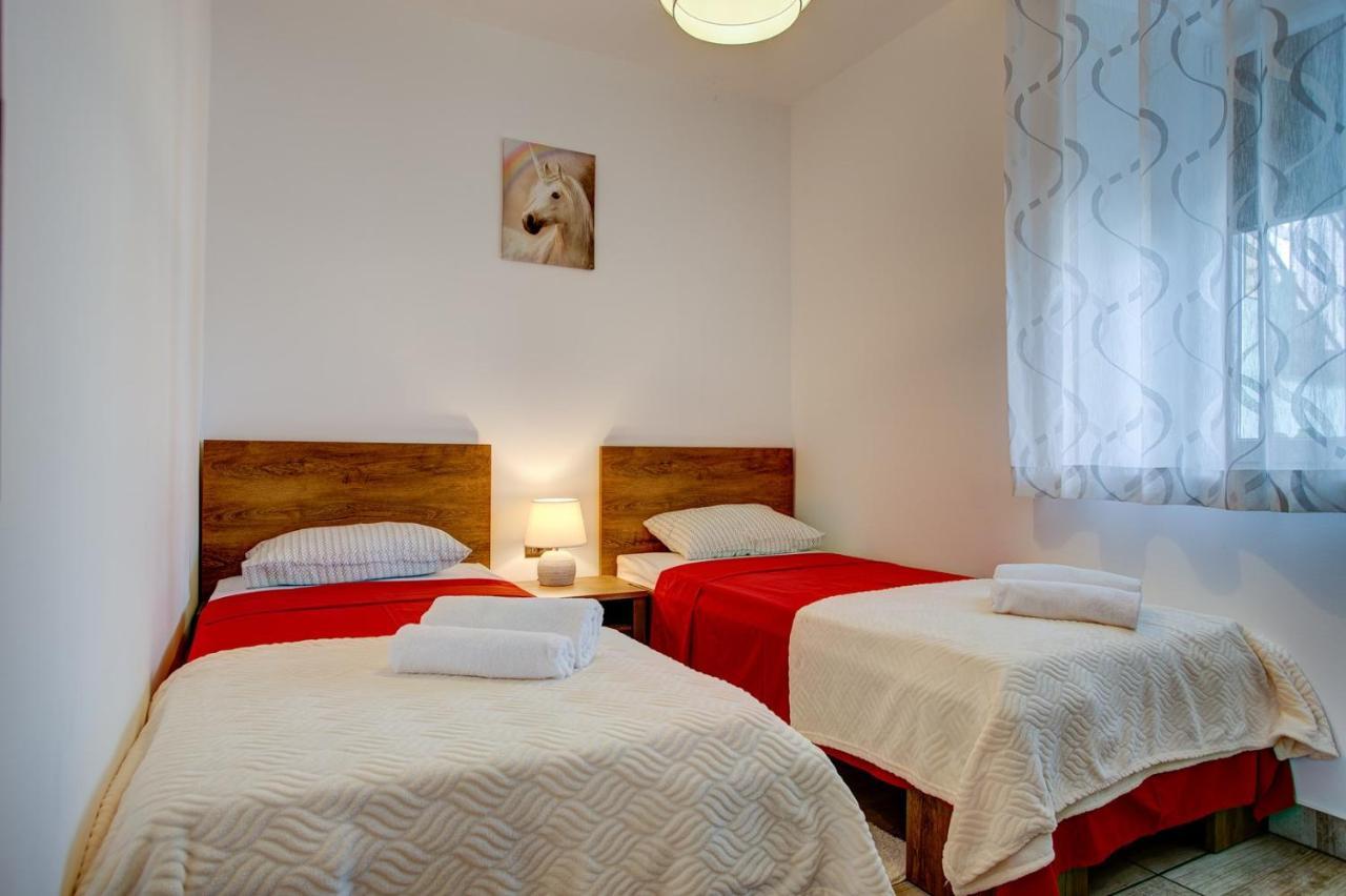 Apartment Laura With Terrace فودنيان المظهر الخارجي الصورة