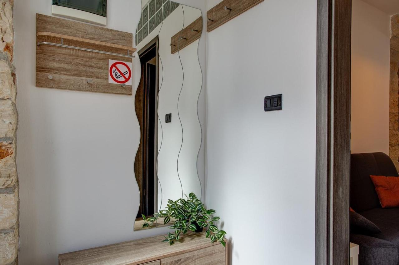 Apartment Laura With Terrace فودنيان المظهر الخارجي الصورة