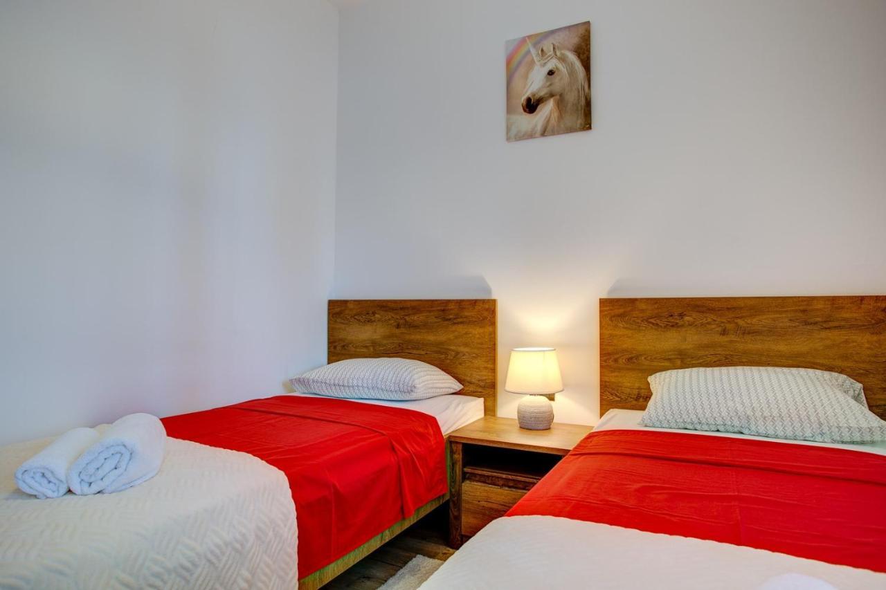 Apartment Laura With Terrace فودنيان المظهر الخارجي الصورة